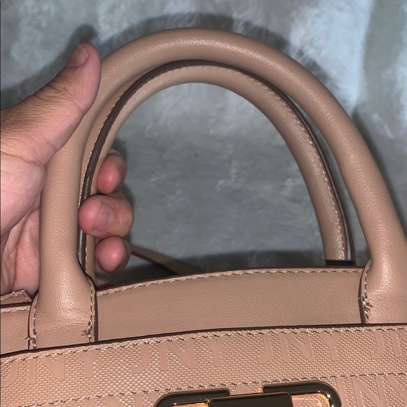 NWOT Jones New York Tan Leather Handbag - Picture 7 of 8